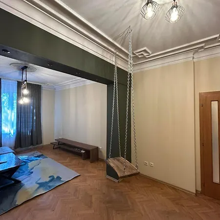 1 Minute Walk To Main Street Vitoshka, Ndk, Free Parking, 2 Bdr Apartment *