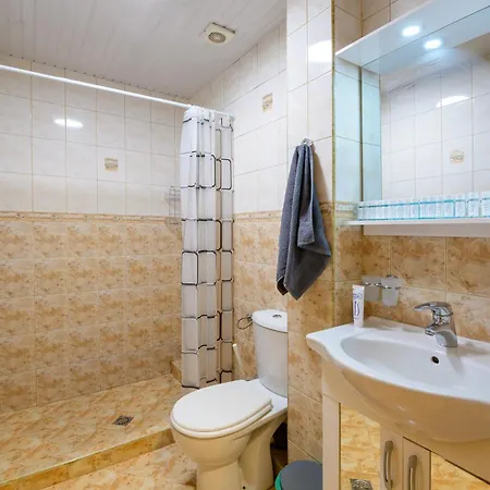 Apartment 1 Minute Walk To Main Street Vitoshka, Ndk, Free Parking, 2 Bdr *