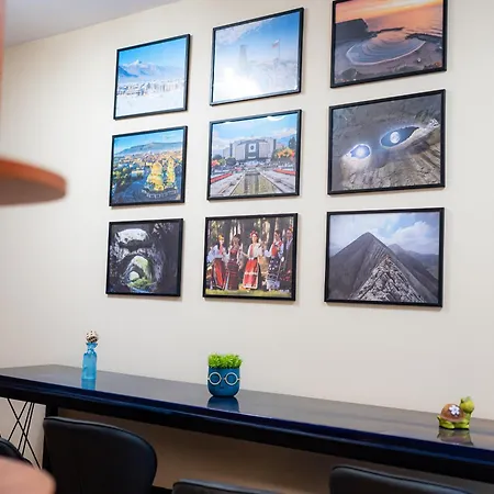 1 Minute Walk To Main Street Vitoshka, Ndk, Free Parking, 2 Bdr