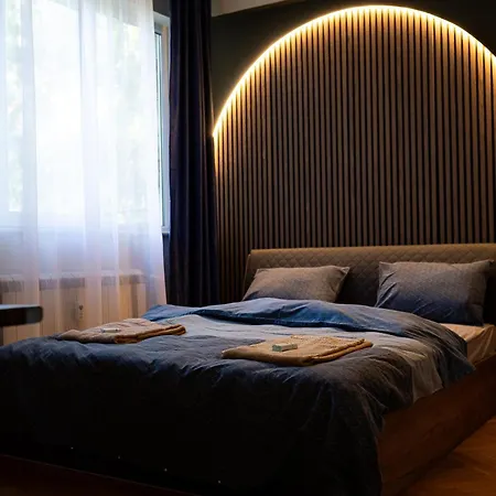 1 Minute Walk To Main Street Vitoshka, Ndk, Free Parking, 2 Bdr Apartamento *