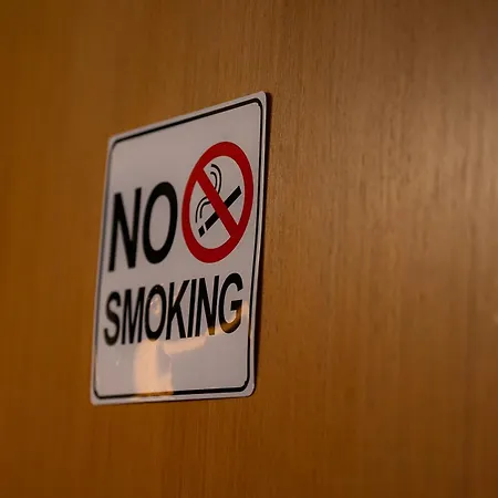 1 Minute Walk To Main Street Vitoshka, Ndk, Free Parking, 2 Bdr Apartamento *